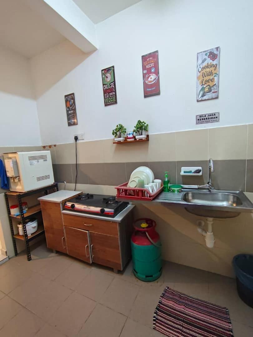 Homestay Budget Kuala Terengganu Tulipsia House Exterior foto